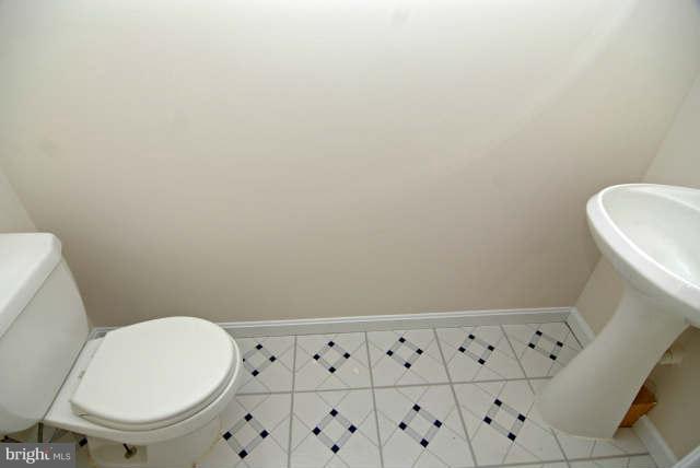 11408 Elmshorn Way Laurel, MD 20708 - Photo 5 of 30 Bath
