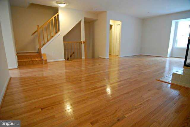 11408 Elmshorn Way Laurel, MD 20708 - Photo 6 of 30 Living Room