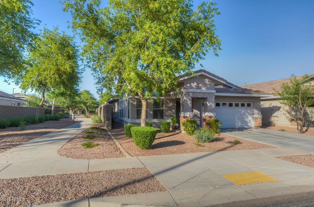 4220 East Sandy Way Gilbert, AZ 85297 - Photo 4 of 34 Front