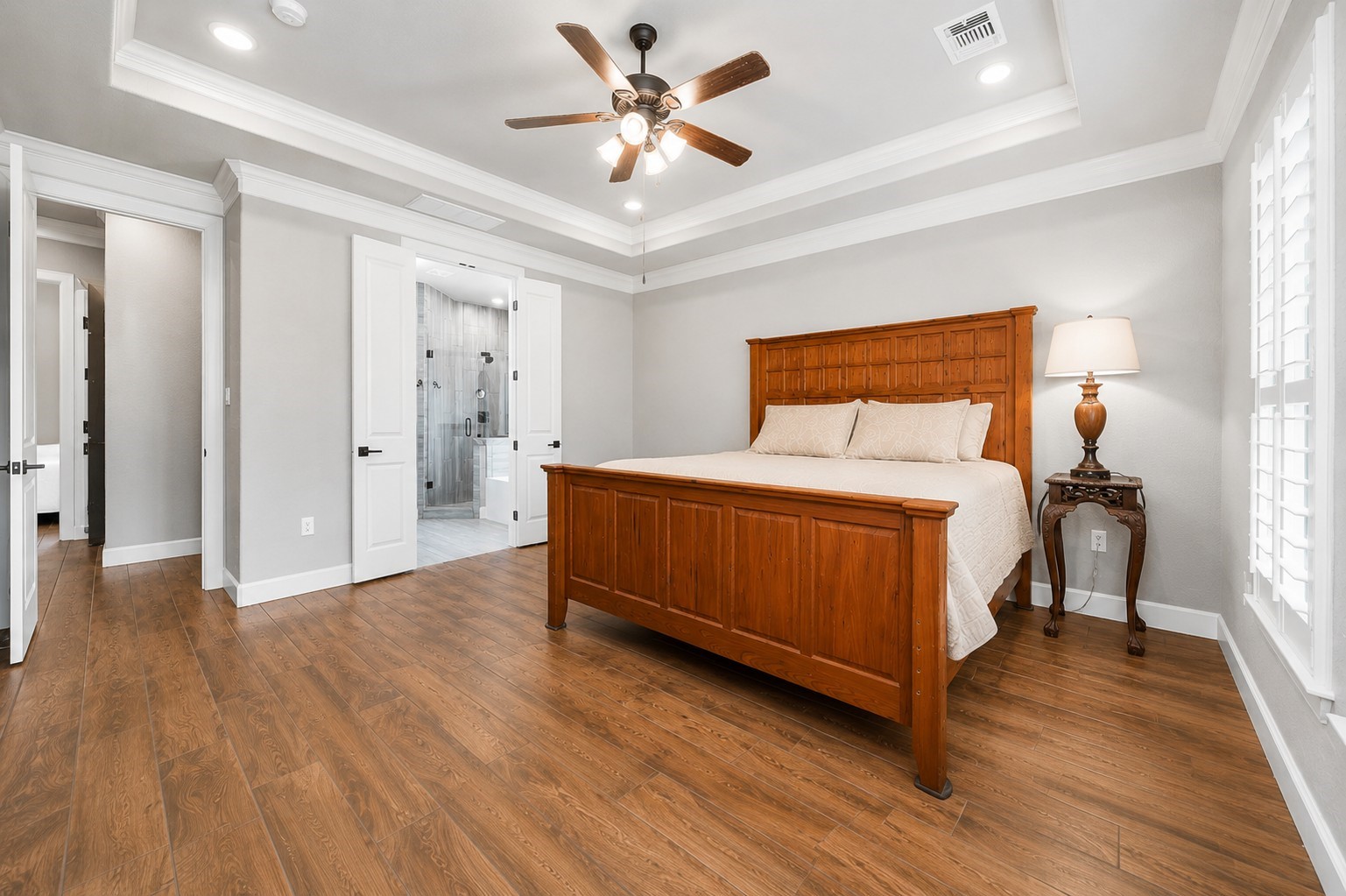 720 Rustic Oaks Drive Angleton, TX 77515 - Photo 14 of 35 Primary Bedroom