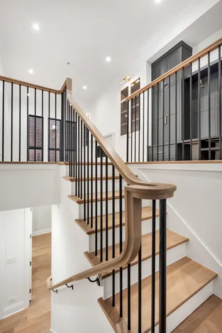 $1,875,000 | 3923 North Janssen Avenue, Unit 1E, Chicago, IL 60613