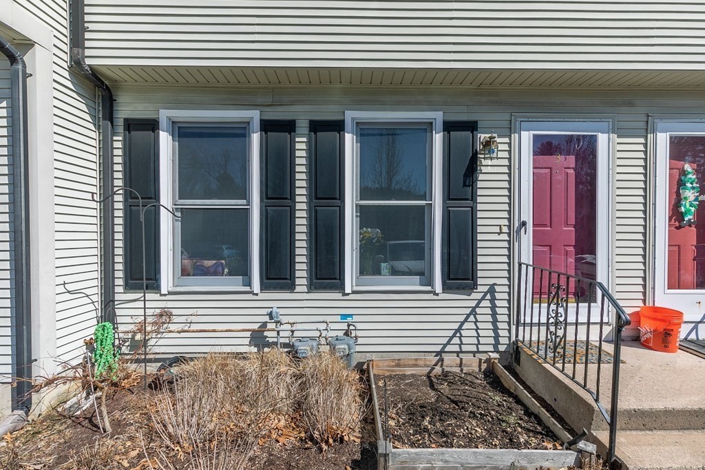 160 Hillside Road, Unit 3 Westfield, MA 01085 - Photo 1 of 19 Gallery Image 1