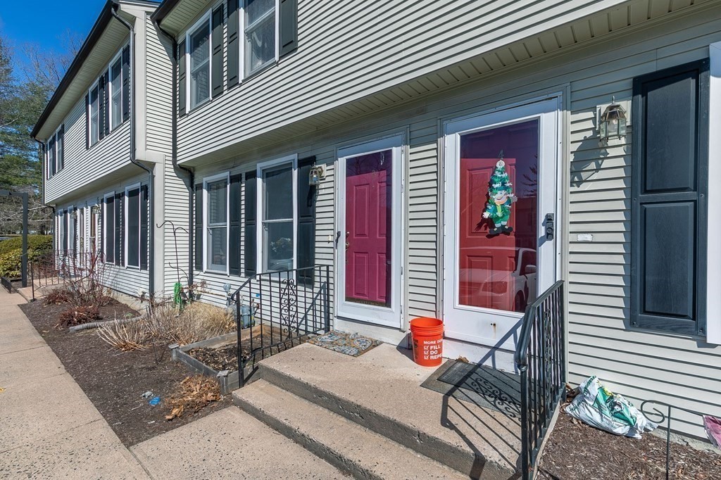 160 Hillside Road, Unit 3 Westfield, MA 01085 - Photo 2 of 19 Gallery Image 2