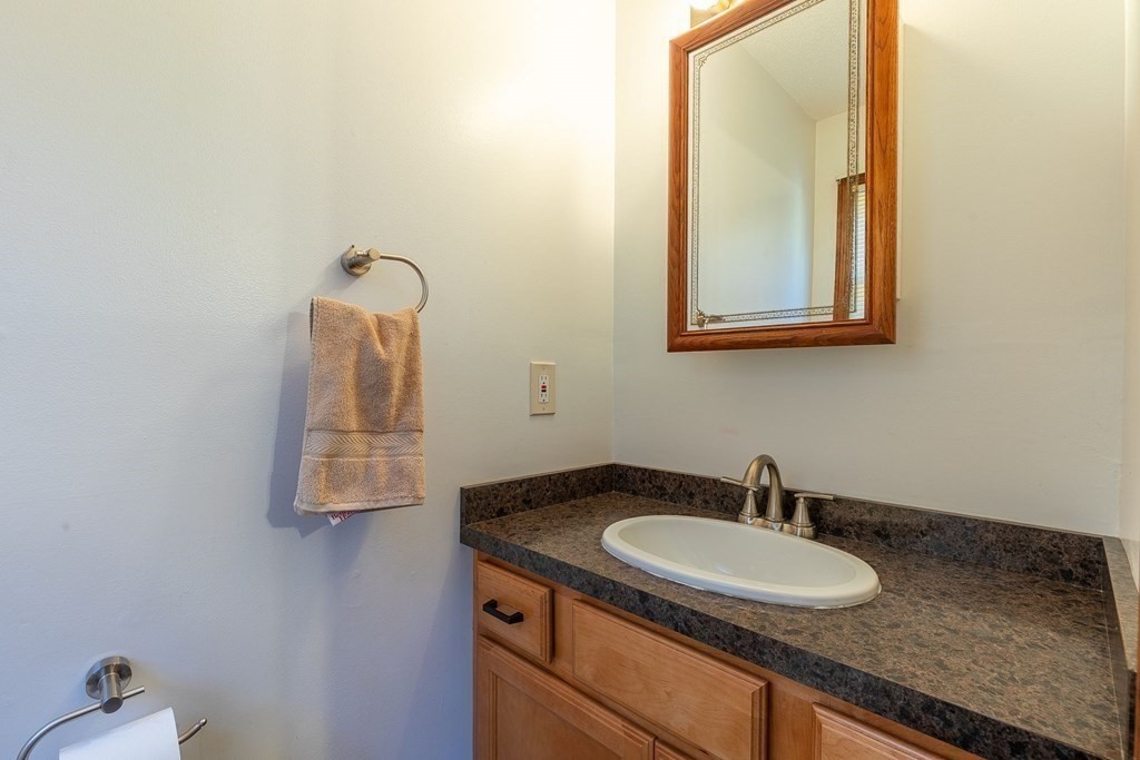 160 Hillside Road, Unit 3 Westfield, MA 01085 - Photo 6 of 19 Gallery Image 6