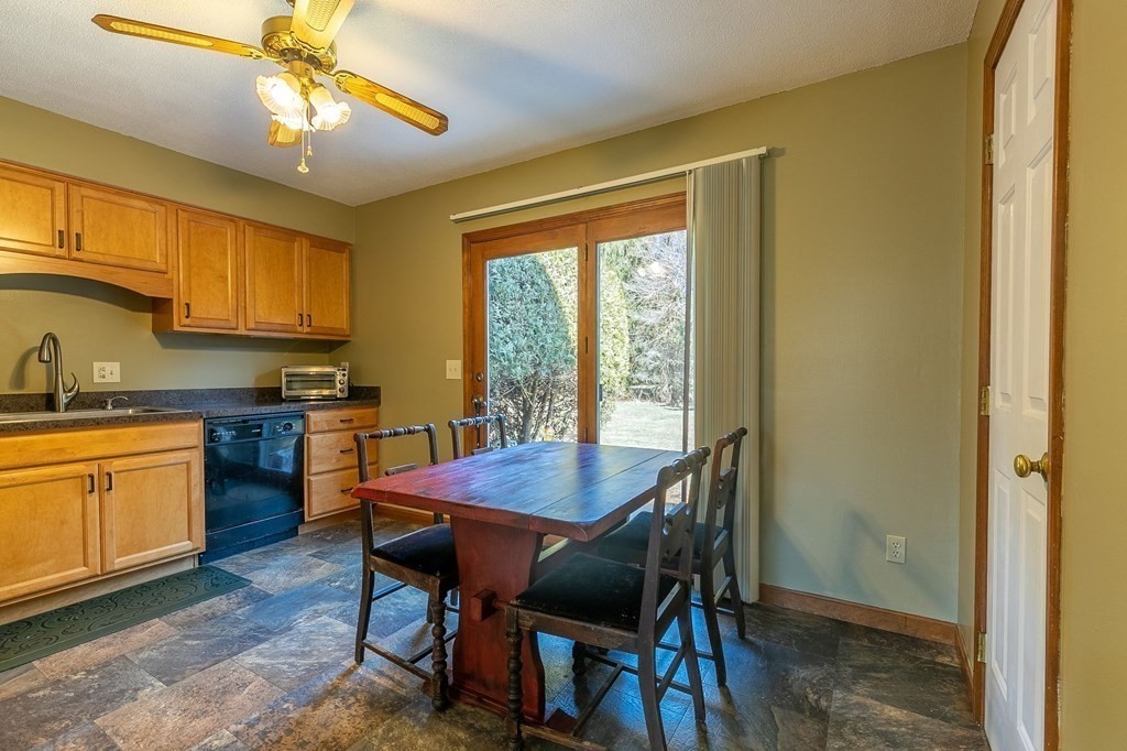 160 Hillside Road, Unit 3 Westfield, MA 01085 - Photo 8 of 19 Gallery Image 8