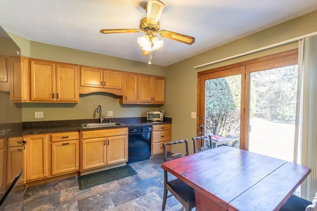 160 Hillside Road, Unit 3 Westfield, MA 01085 - Photo 9 of 19 Gallery Image 9