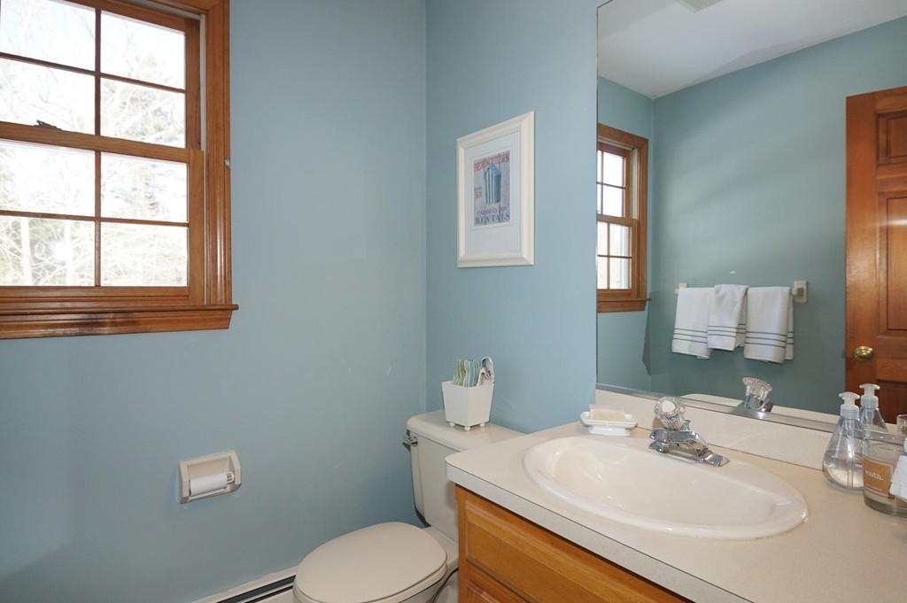 22 Ridge Road Norfolk, MA 02056 - Photo 11 of 30 Gallery Image 11