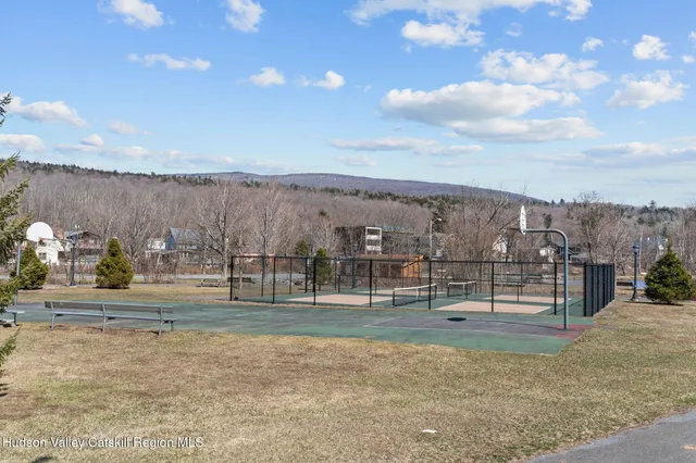 $350,000 | 84 Highlands Lane, Unit B4, Hunter, NY 12442