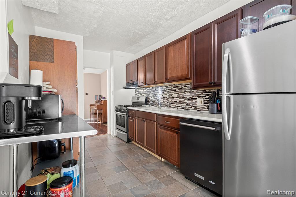 26640 Schoenherr Road Warren, MI 48089 - Photo 7 of 35 Gallery Image 7