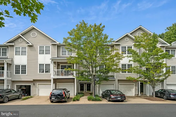 $2,250 | 12890 Fair Briar Lane, Unit 12890, Fairfax, VA 22033