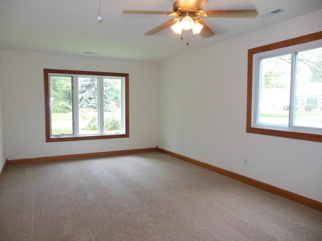 49 Paddock Street Montgomery, IL 60538 - Photo 7 of 14