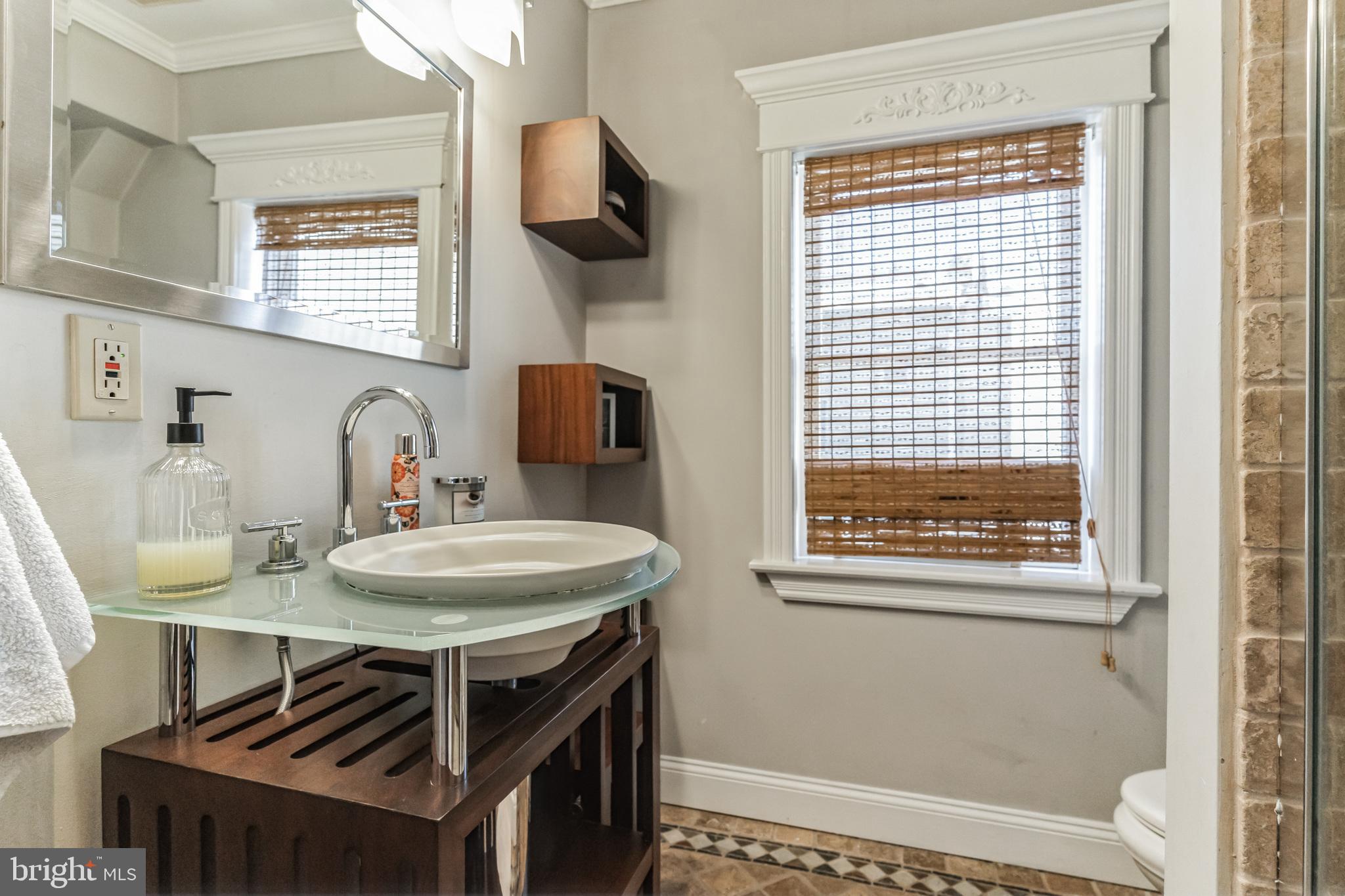 1118 Leopard Street Philadelphia, PA 19123 - Photo 18 of 46