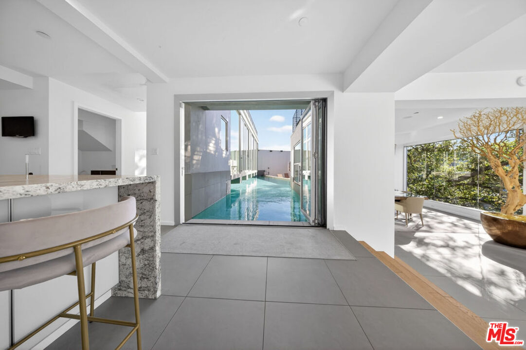 9716 Oak Pass Road Beverly Hills, CA 90210 - Photo 14 of 73