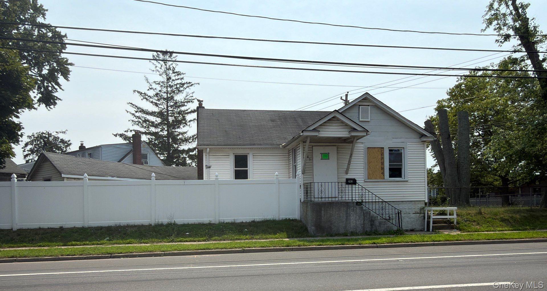 583 Straight Path West Babylon, NY 11704 - Photo 1 of 17