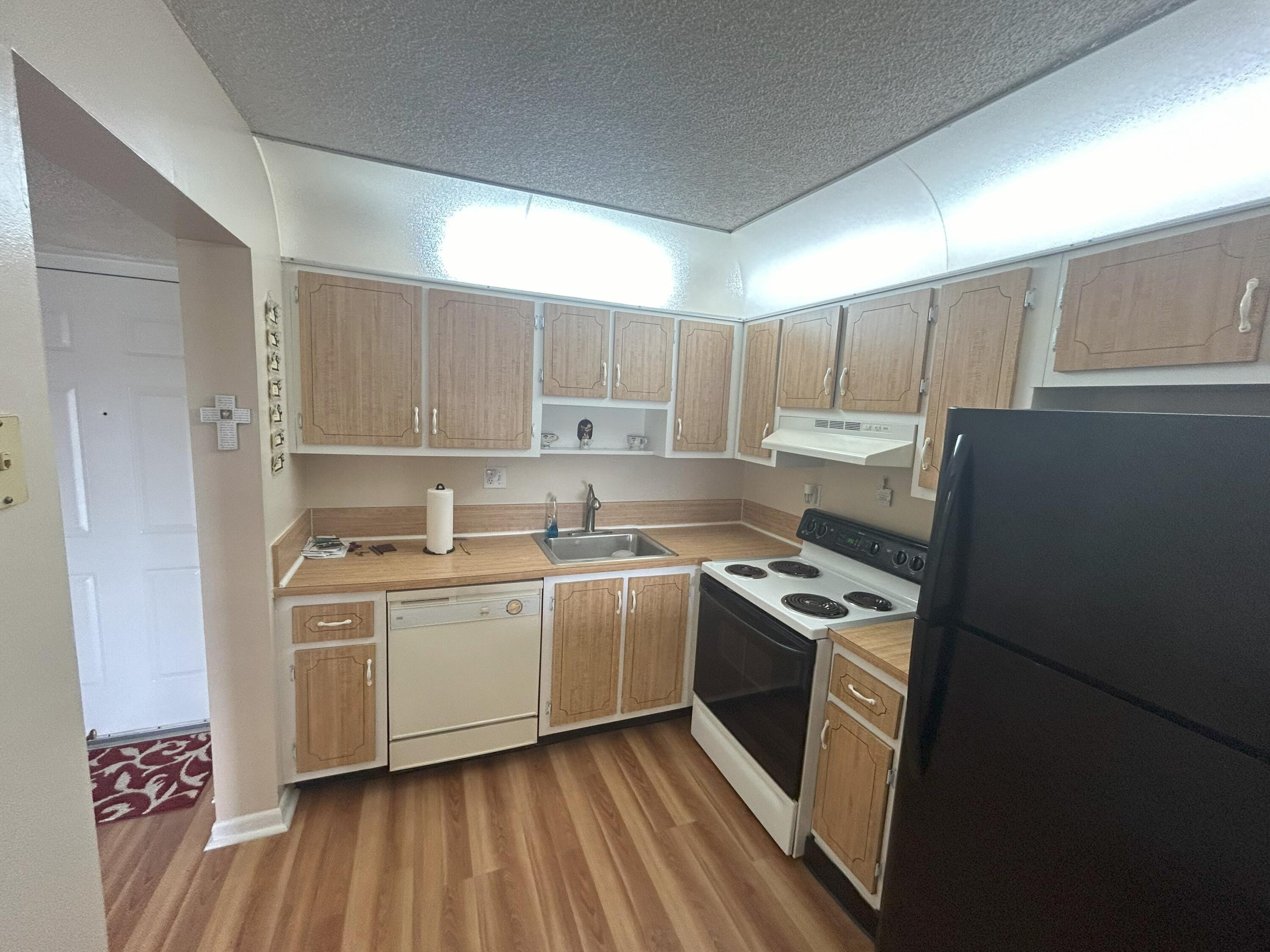 9300 Southwest 8th Street, Unit 216 Boca Raton, FL 33428 - Photo 3 of 31 Kitchen