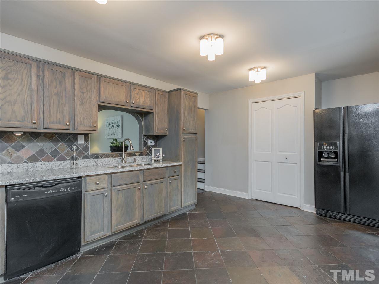 524 Banks Street Raleigh, NC 27604 - Photo 6 of 21