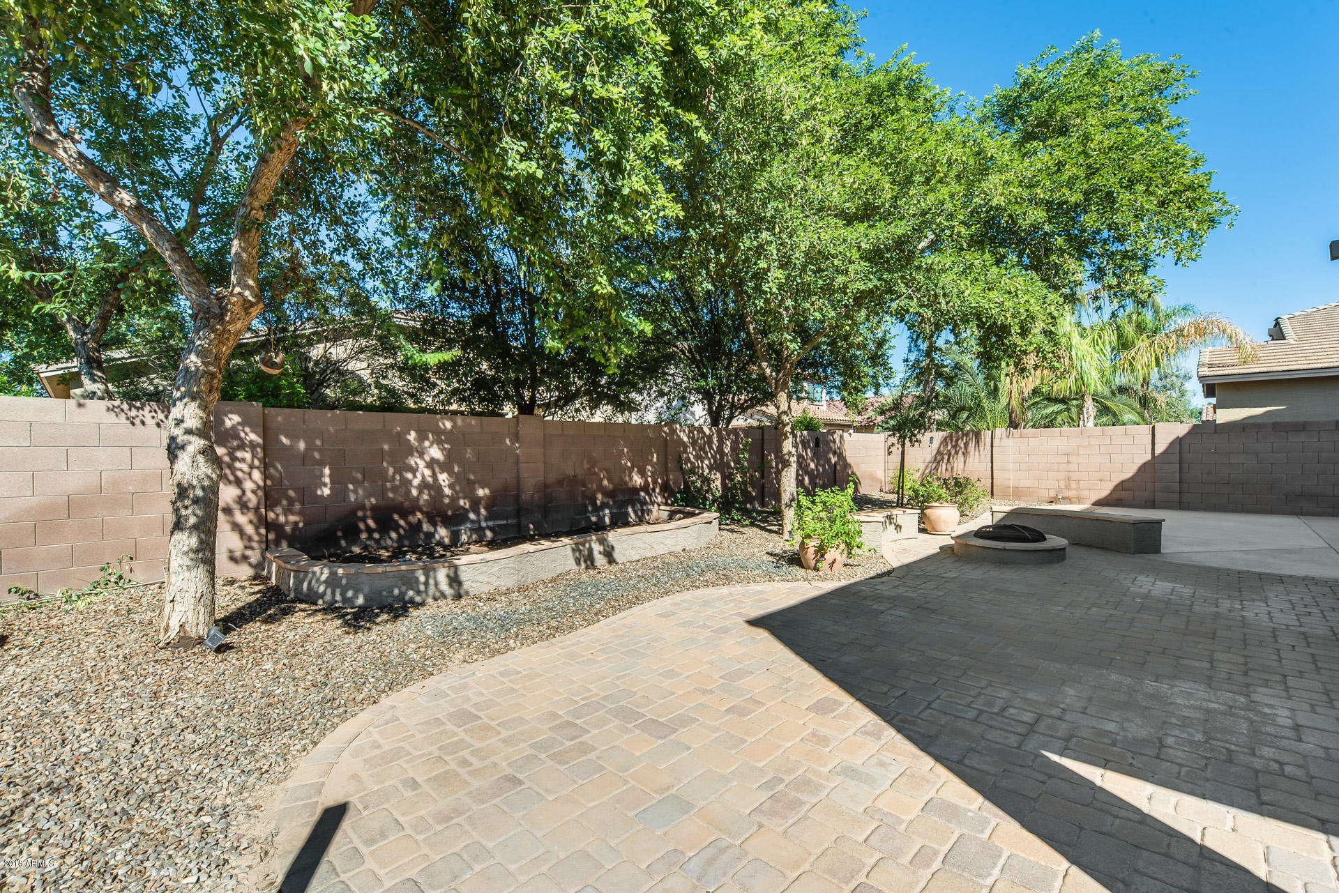 2732 East Rakestraw Lane Gilbert, AZ 85298 - Photo 4 of 55 4