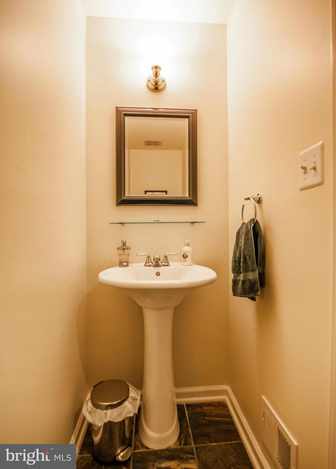 2112 Golf Course Drive Reston, VA 20191 - Photo 14 of 29 Bath