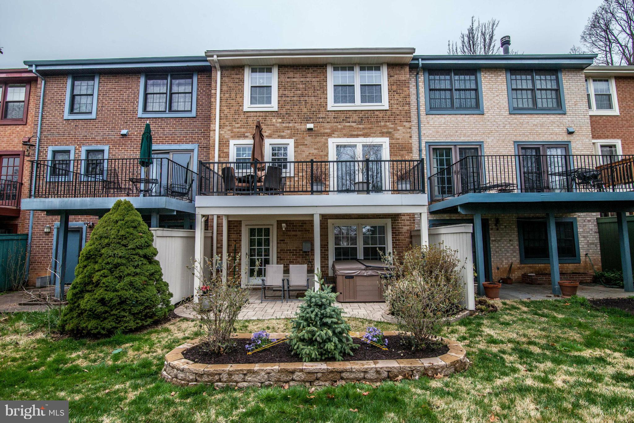 2112 Golf Course Drive Reston, VA 20191 - Photo 3 of 29 Exterior (Rear)