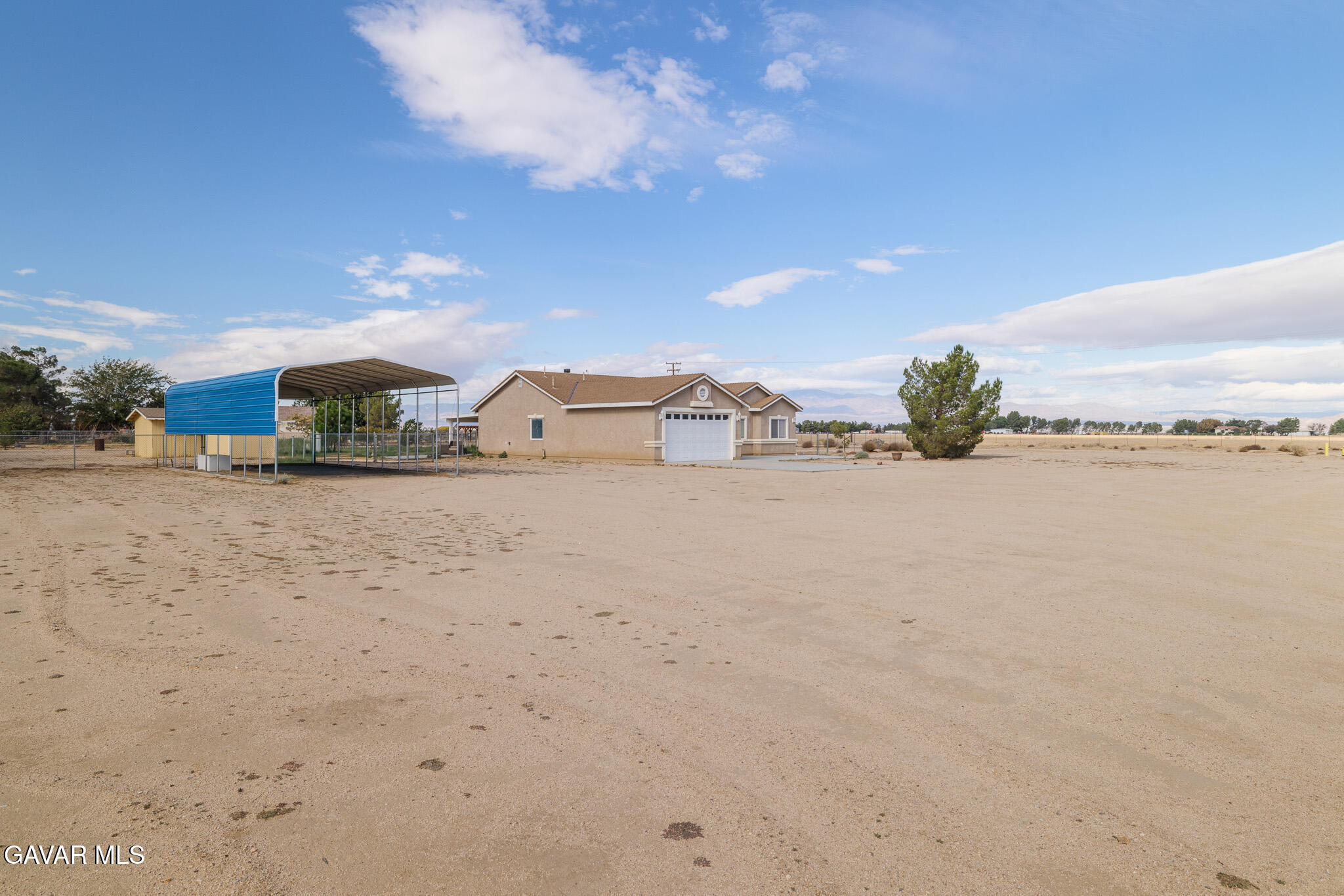 49945 80th Street West Lancaster, CA 93536 - Photo 2 of 38 a view of ocean and beach
