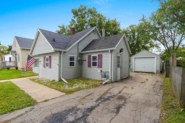 $170,000 | 1425 Clark Street, Allouez, WI 54301