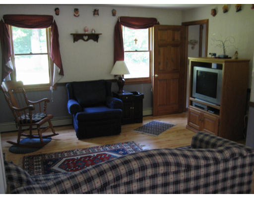 5 Stone School Road Sutton, MA 01590 - Photo 7 of 18