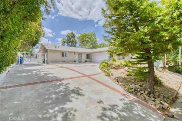 $4,700 | 20516 Clark Street, Woodland Hills, CA 91367