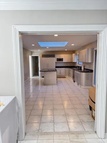 $9,000 | 28 Split Rock Drive, Great Neck, NY 11024