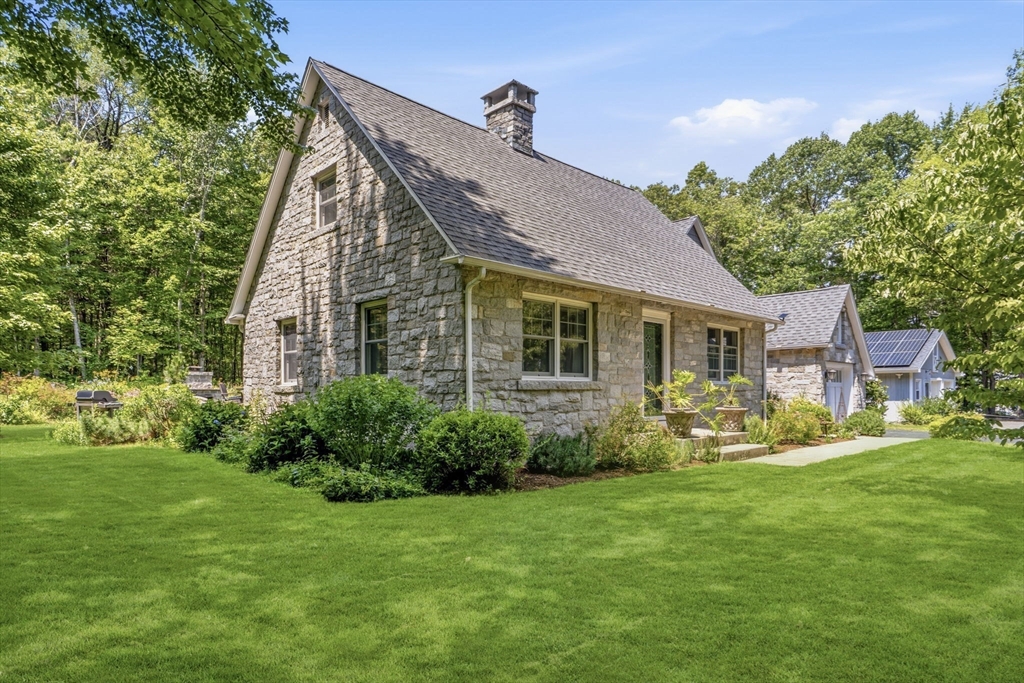 33 Rattle Hill Road Southampton, MA 01073 - Photo 2 of 42