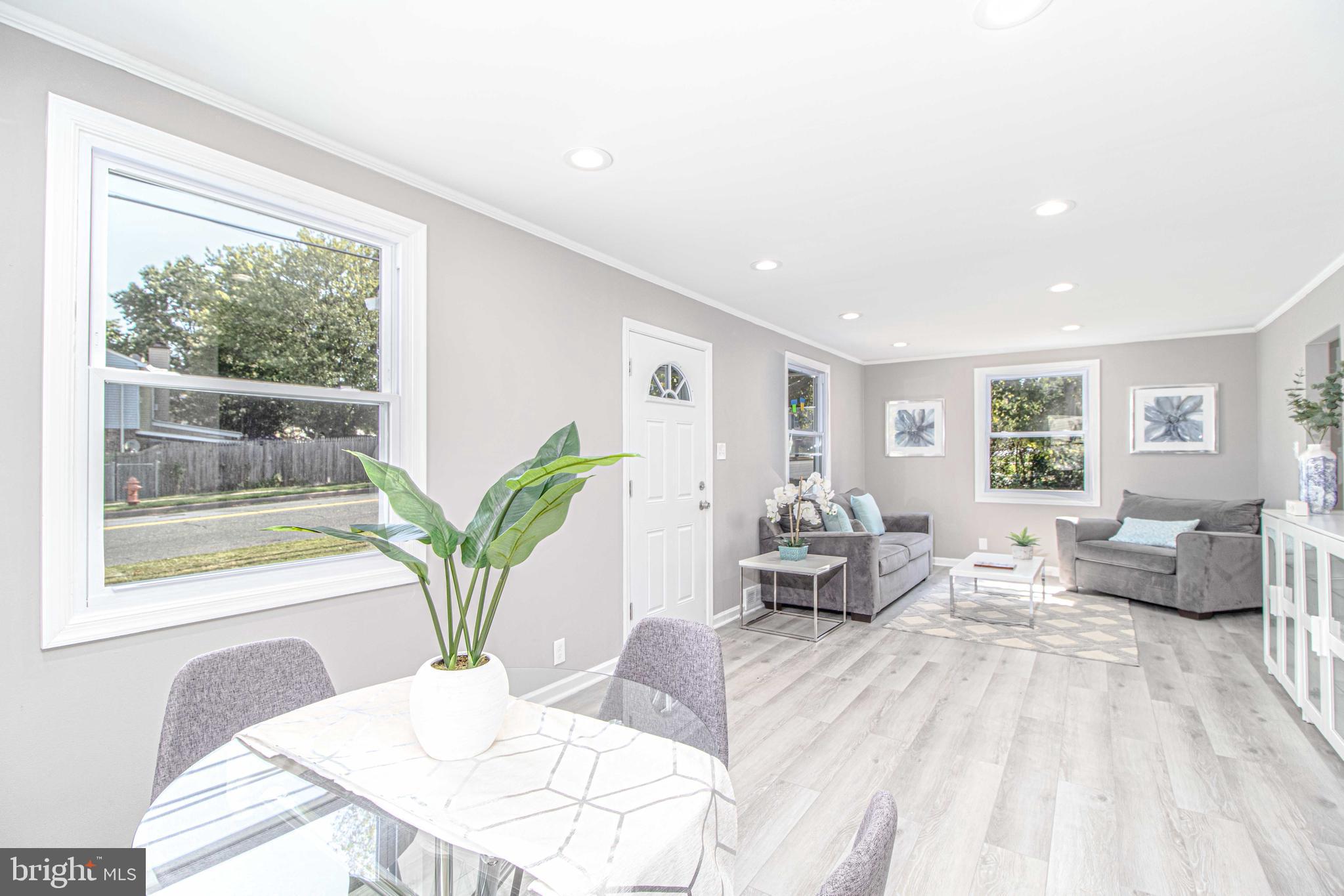 7019 Sollers Point Road Baltimore, MD 21222 - Photo 11 of 57 Spacious Living Room!