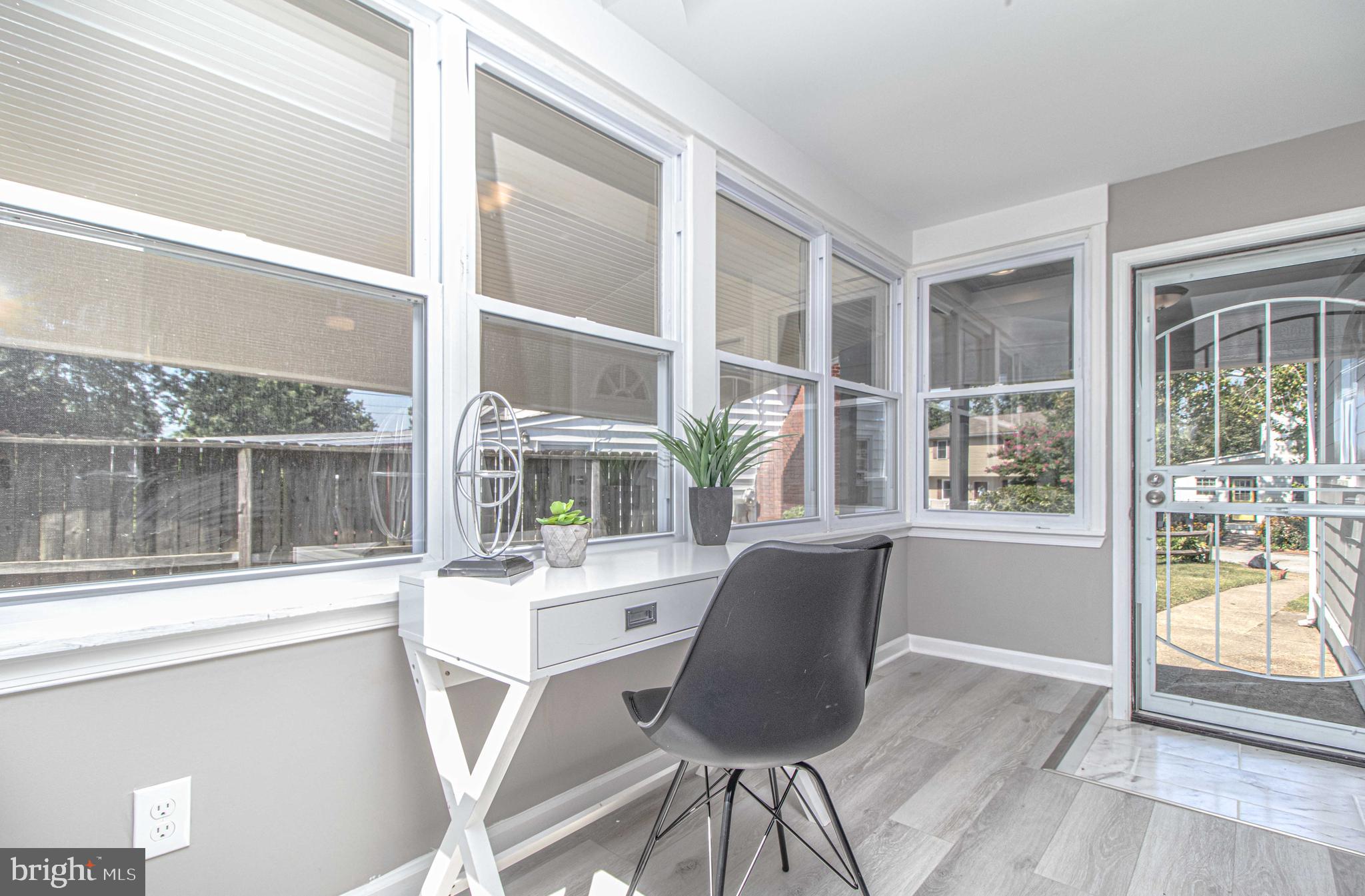 7019 Sollers Point Road Baltimore, MD 21222 - Photo 23 of 57 Bonus Sunroom!