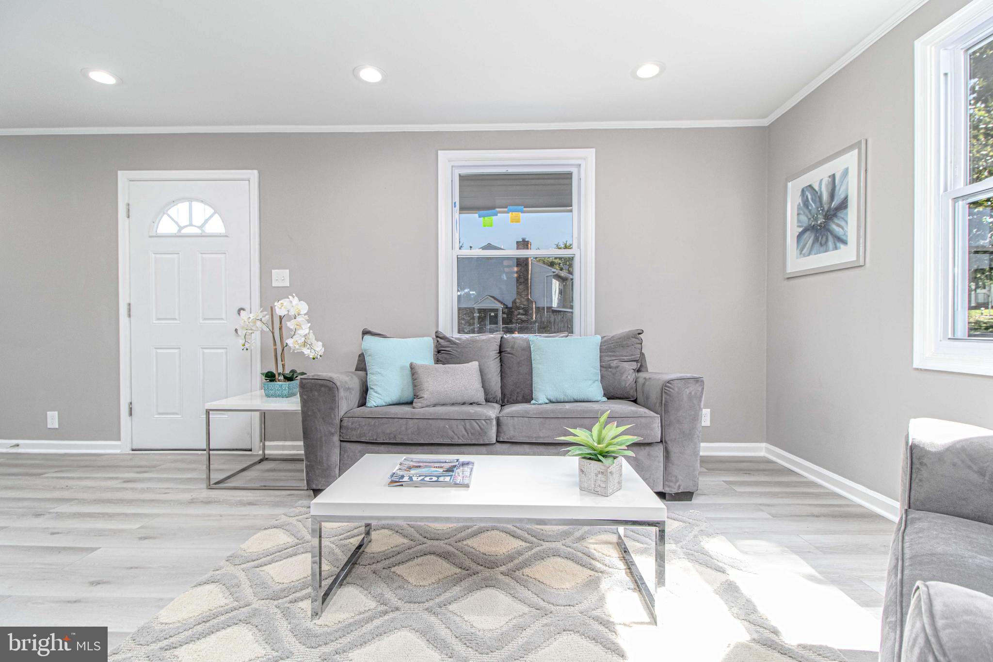 7019 Sollers Point Road Baltimore, MD 21222 - Photo 5 of 57 Living Room!