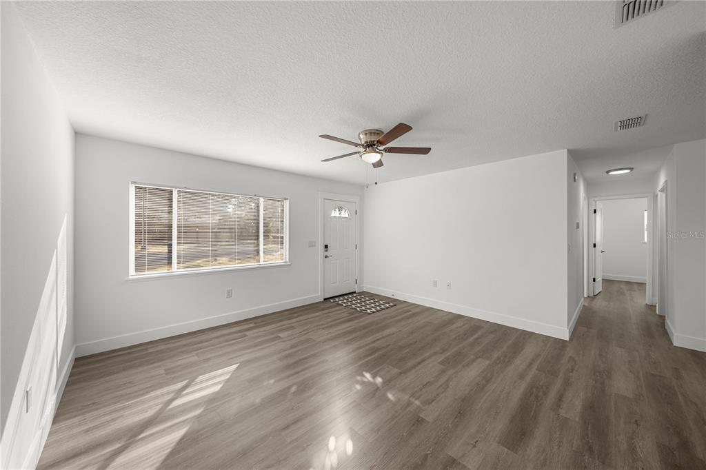 11264 Southwest 77th Court Ocala, FL 34476 - Photo 5 of 28