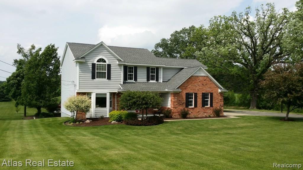 8360 Oakhill Road Clarkston, MI 48348 - Photo 2 of 18 20140602_154325.jpg