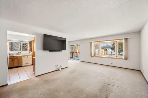 $400,000 | 13813 James Avenue South, Burnsville, MN 55337