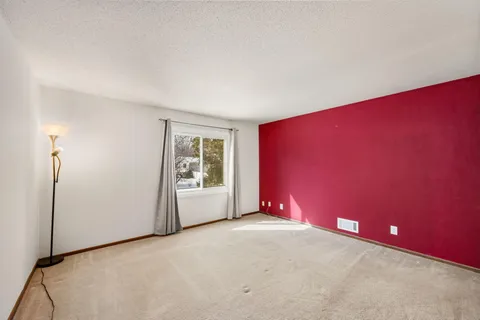 $400,000 | 13813 James Avenue South, Burnsville, MN 55337