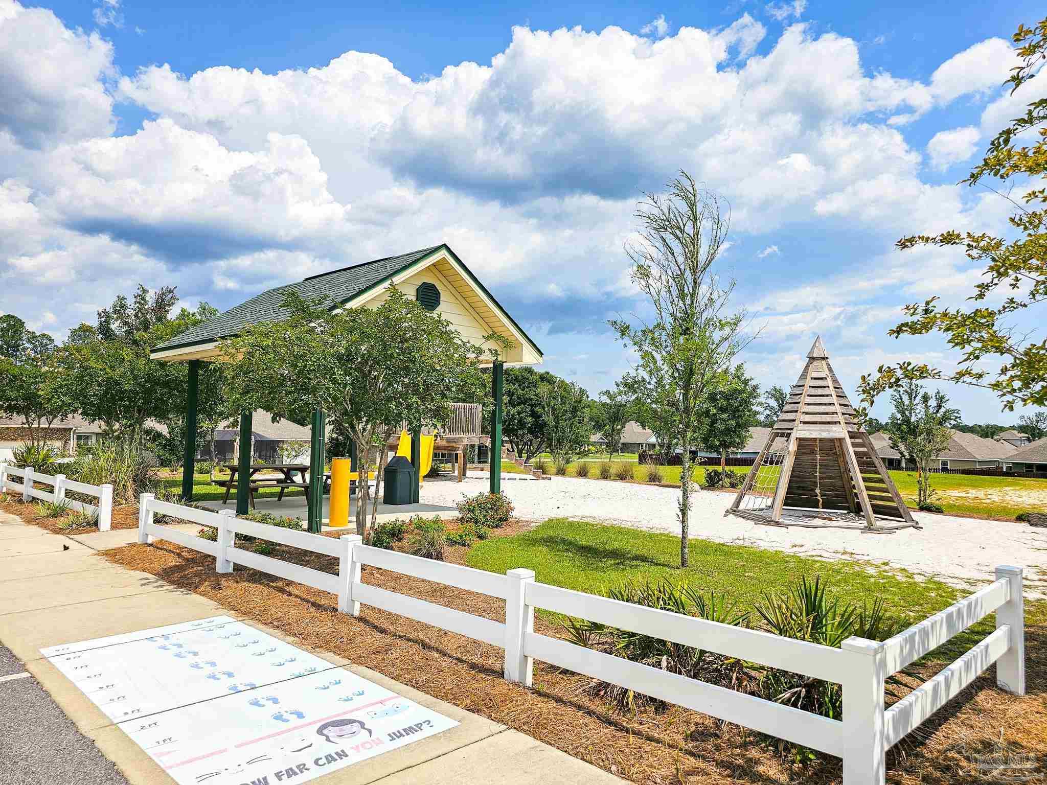 4149 Upper Walk Lane Milton, FL 32583 - Photo 40 of 43 a view of a basket ball ground