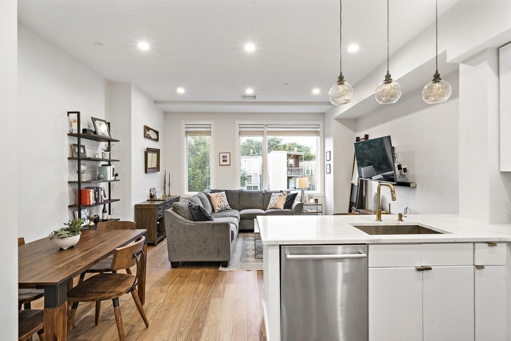 303 Sumner Street, Unit 3R Boston, MA 02128 - Photo 7 of 25