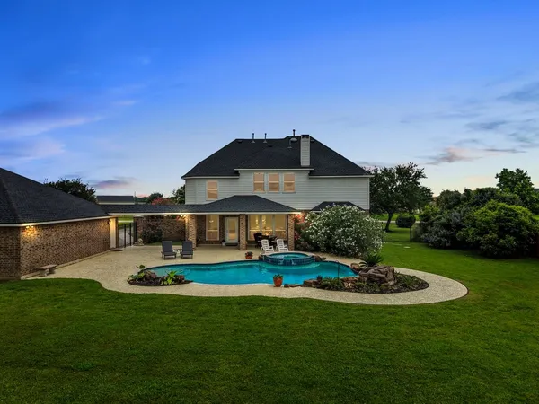 $795,000 | 3870 Summer Manor Drive, League City, TX 77573