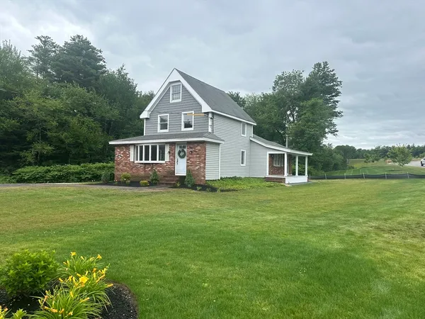 $629,000 | 865 Salem Street, Groveland, MA 01834