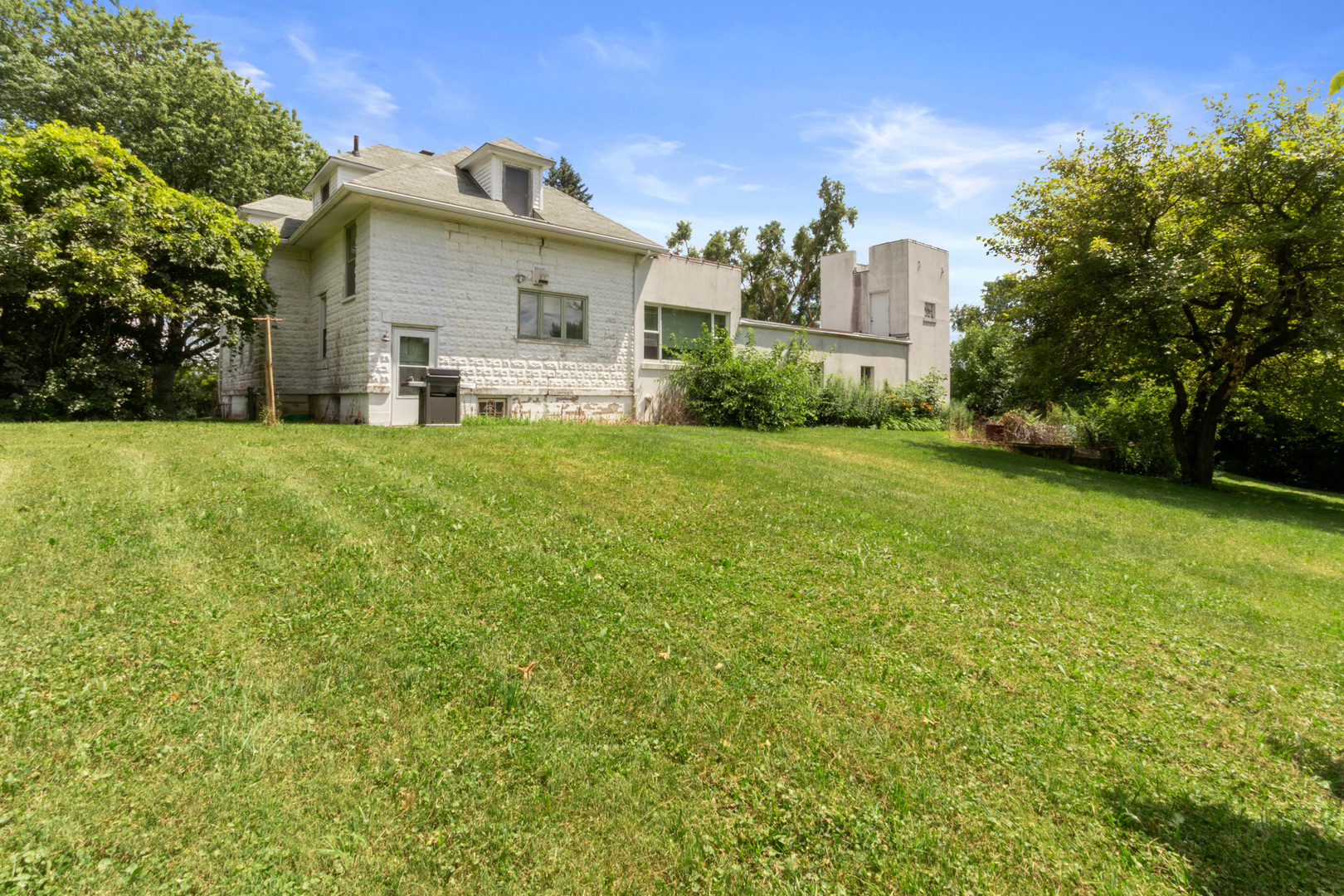 5915 Hamilton Road Woodstock, IL 60098 - Photo 4 of 63