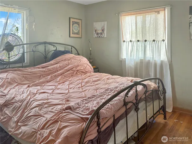 a view of walk in closet