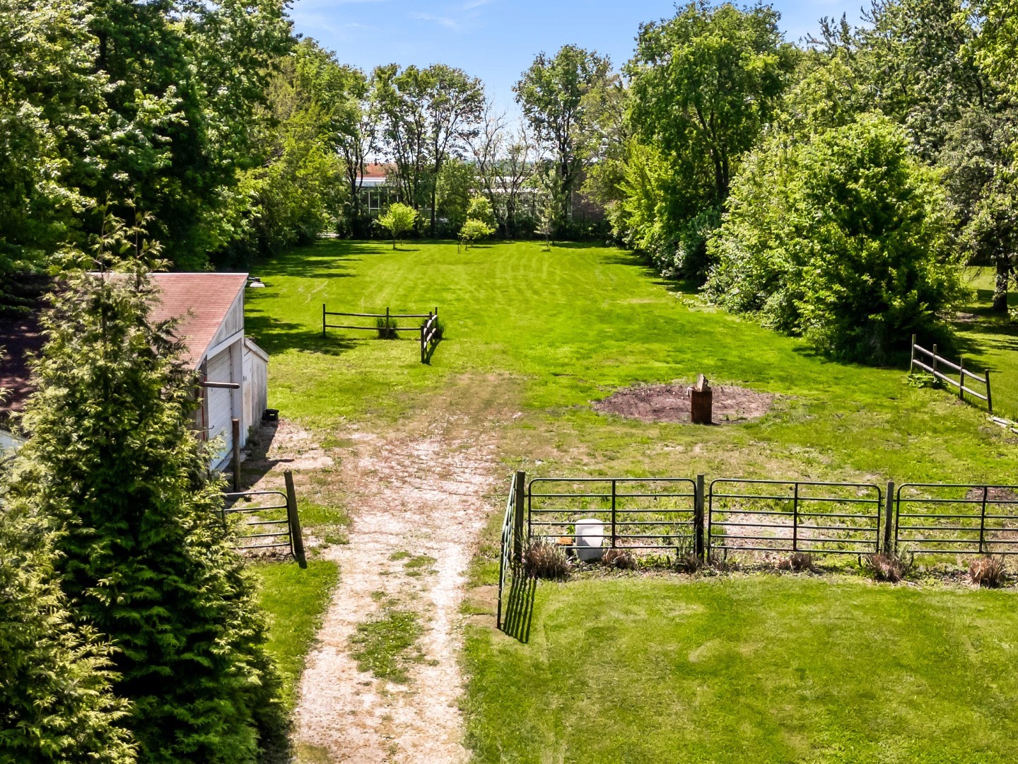 209 Woodrig Road Bloomington, IL 61704 - Photo 4 of 49