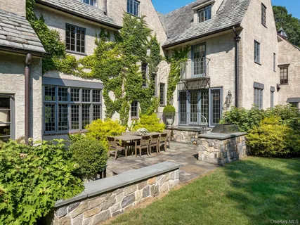 $5,995,000 | 42 Masterton Road, Bronxville, NY 10708