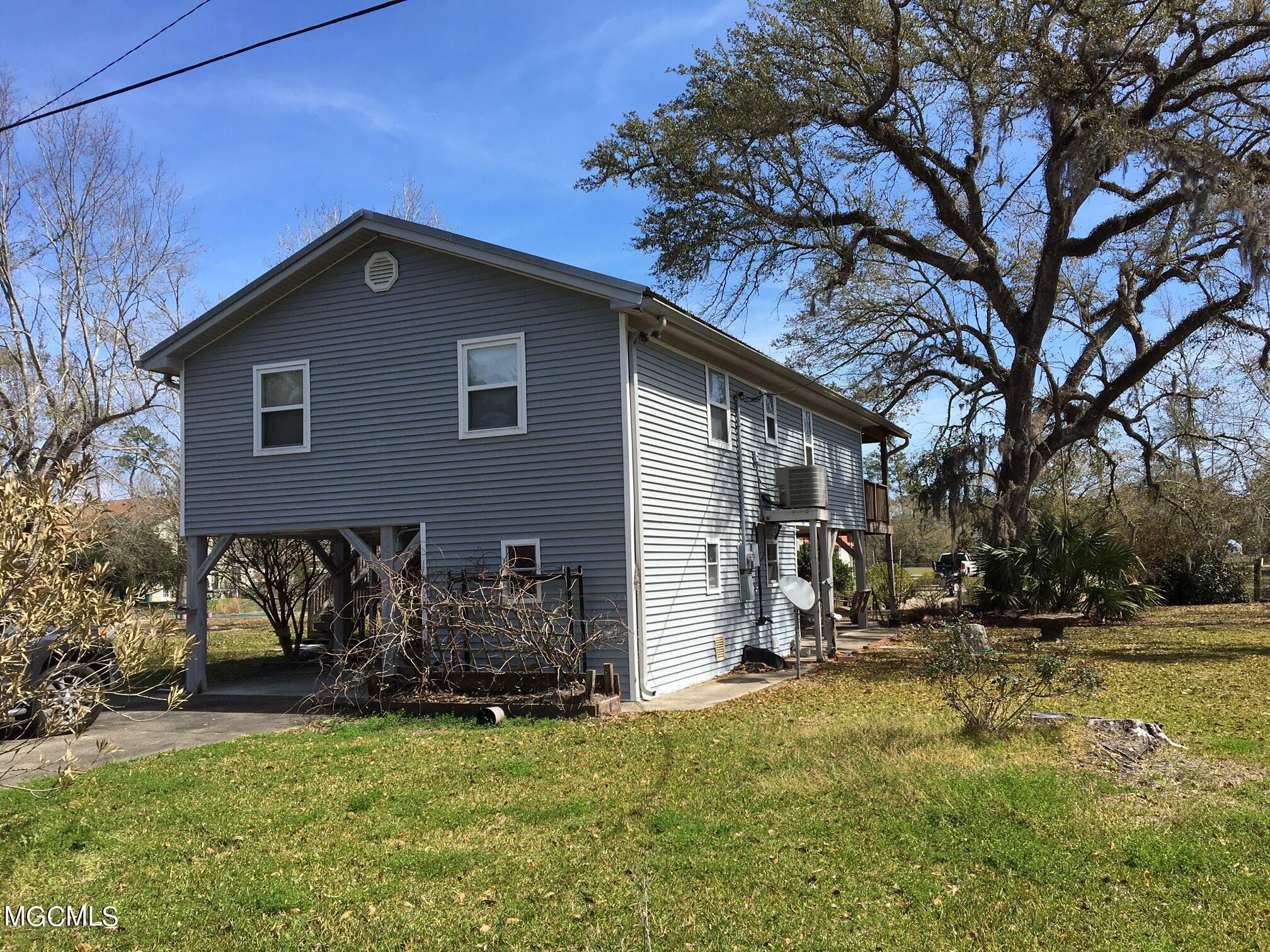35 Harrison Road Bay St. Louis, MS 39520 - Photo 1 of 10 IMG_6591