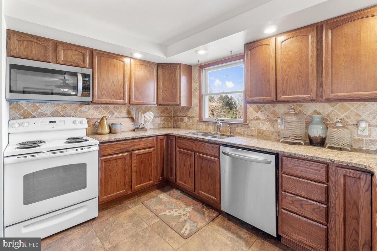 14134 Harrisville Road Mount Airy, MD 21771 - Photo 10 of 41 Updated lighting and countertops.