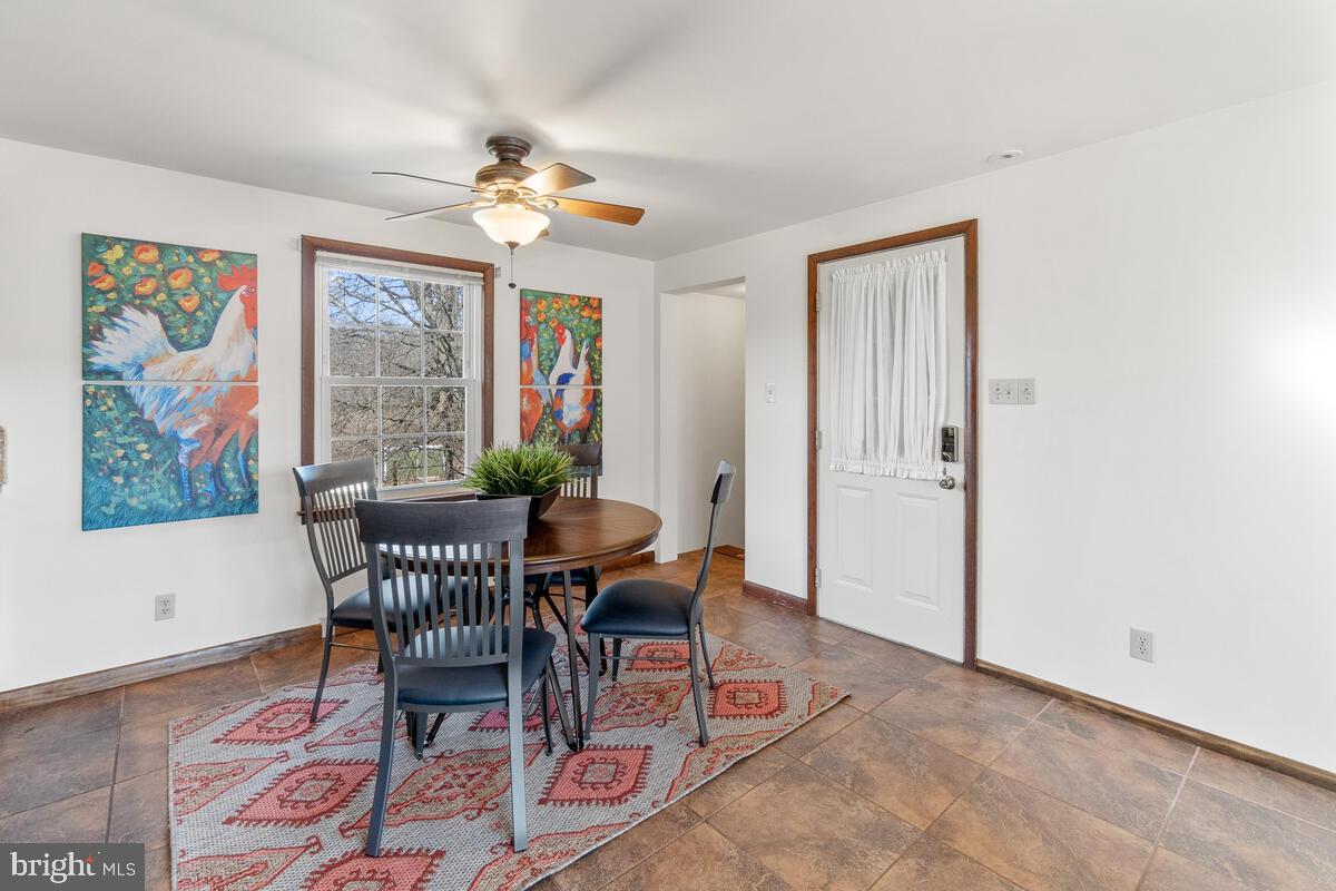14134 Harrisville Road Mount Airy, MD 21771 - Photo 8 of 41 Enjoy your morining coffe here.