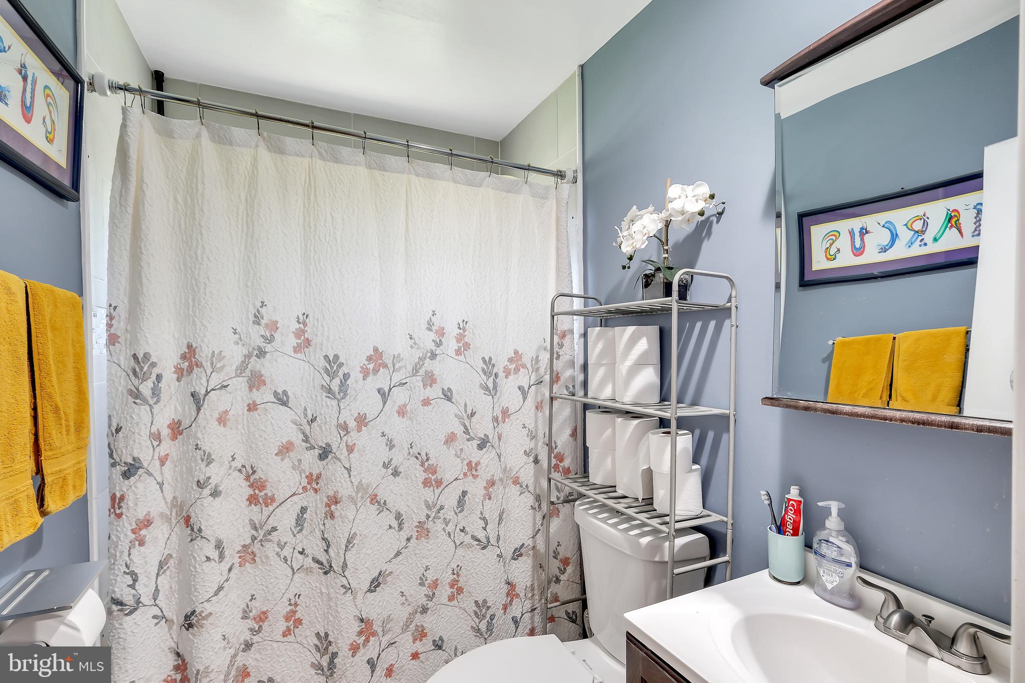 12900 Goodhill Road Silver Spring, MD 20906 - Photo 12 of 26 Upper level bathroom