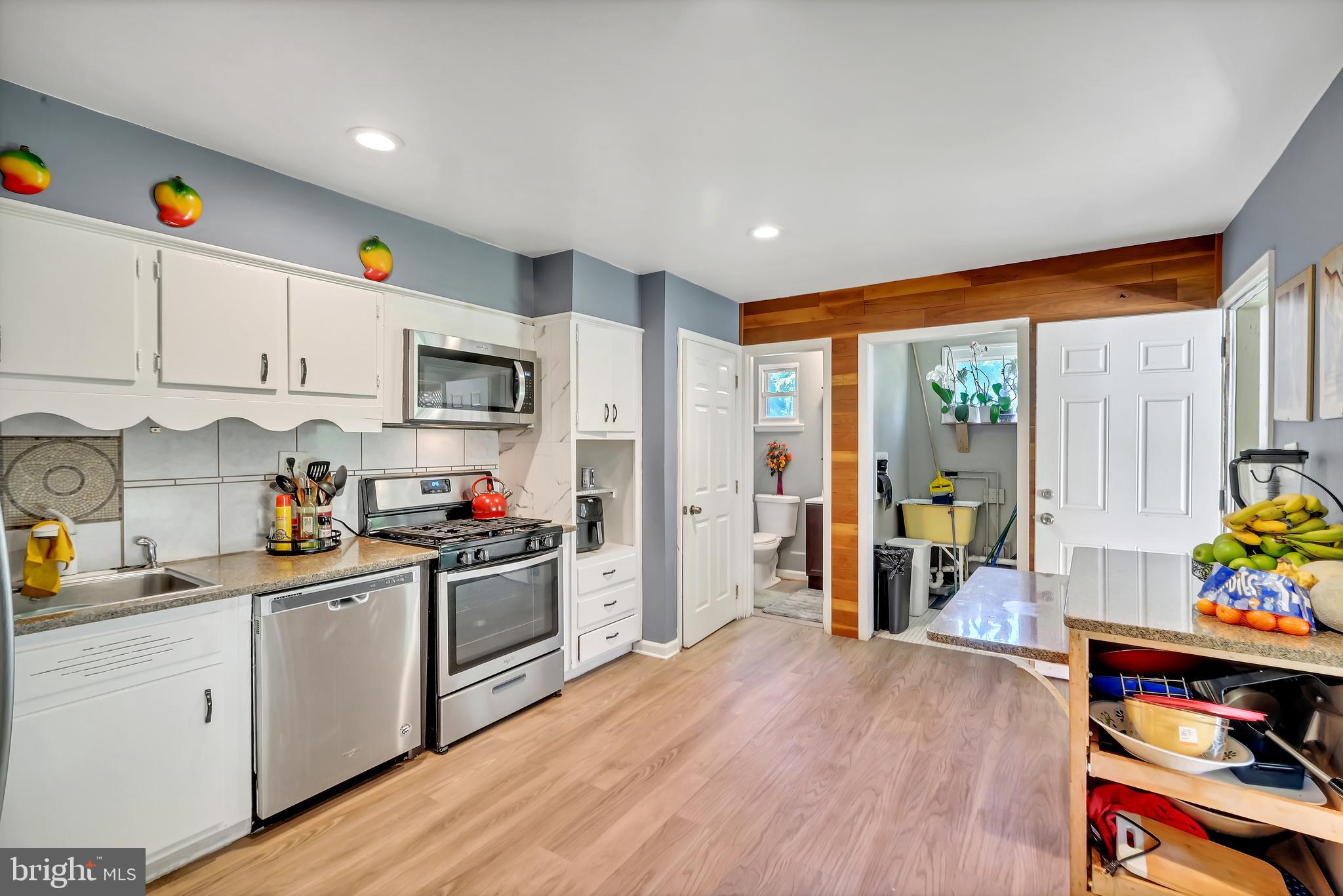 12900 Goodhill Road Silver Spring, MD 20906 - Photo 16 of 26 Kitchen