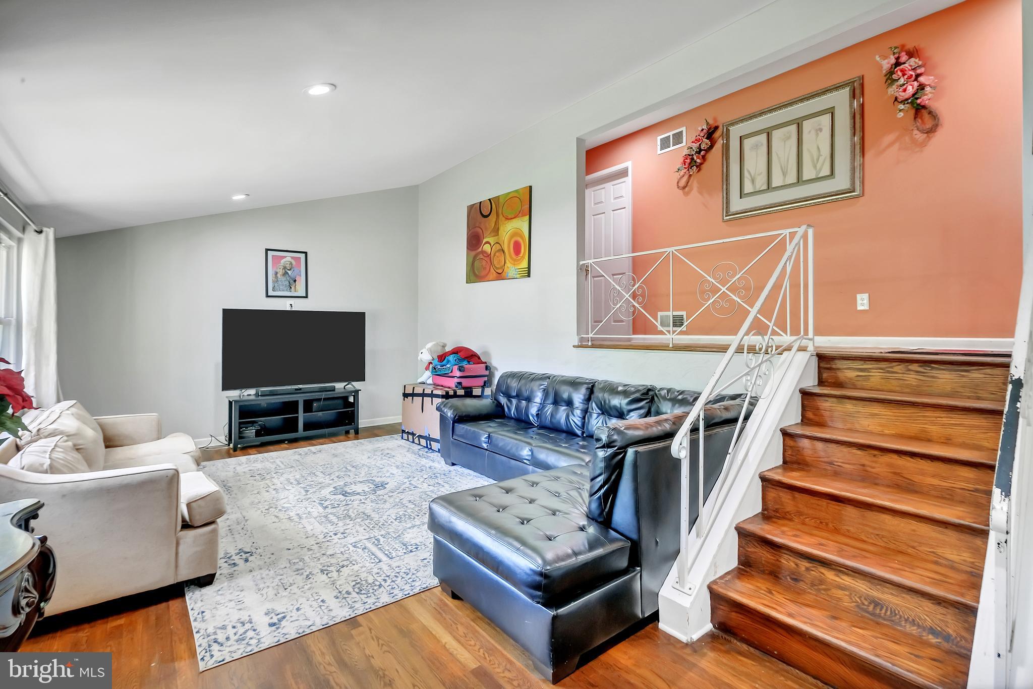 12900 Goodhill Road Silver Spring, MD 20906 - Photo 5 of 26 Main Level Living Room